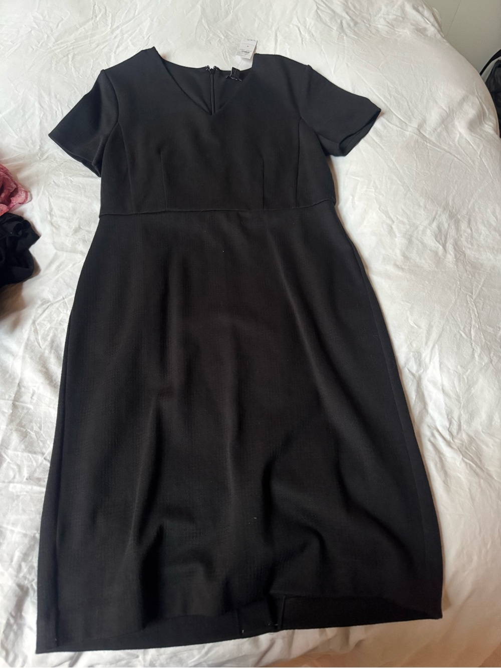 NWT Anne Taylor Classic Black Short-Sleeve Shift Dress